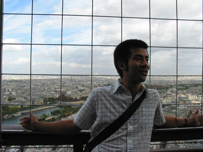 Peter Alrenga in Paris (Eiffel Tower)